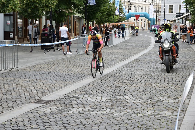 詹俊:曼聯創造近賽季聯賽杯進球歷史之最!.